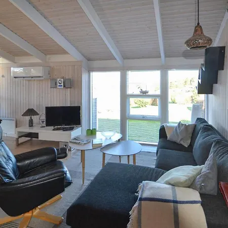 3 Bedroom Awesome In *