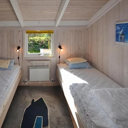 3 Bedroom Awesome In Holiday home *